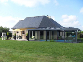 Brittany, House with swimming pool and spa in the countryside